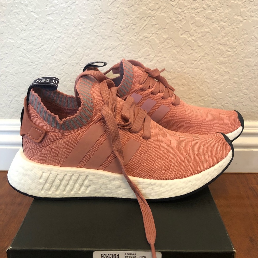 Adidas NMD R2 Primeknit BRAND NEW